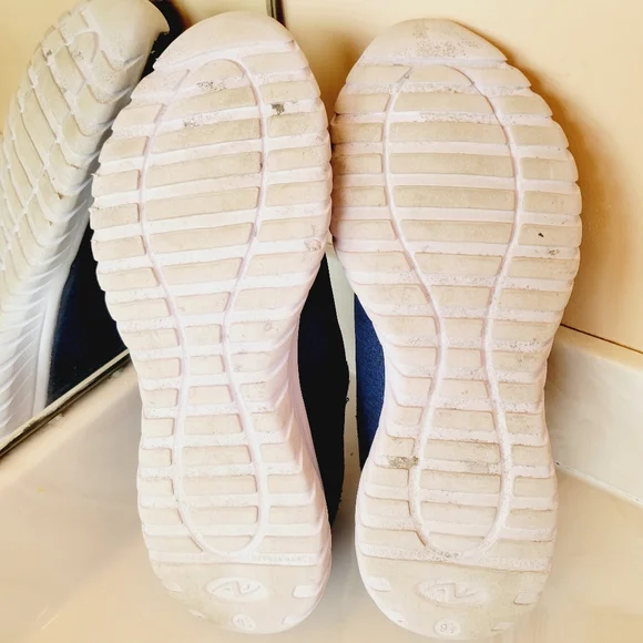 🌺3 For $10 Athletic Works Slip-on Memory Foam Sneakers - Picture 7 of 8